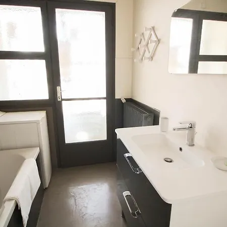 Au Bellevue - 2 Bedrooms - Wifi Lägenhet *
